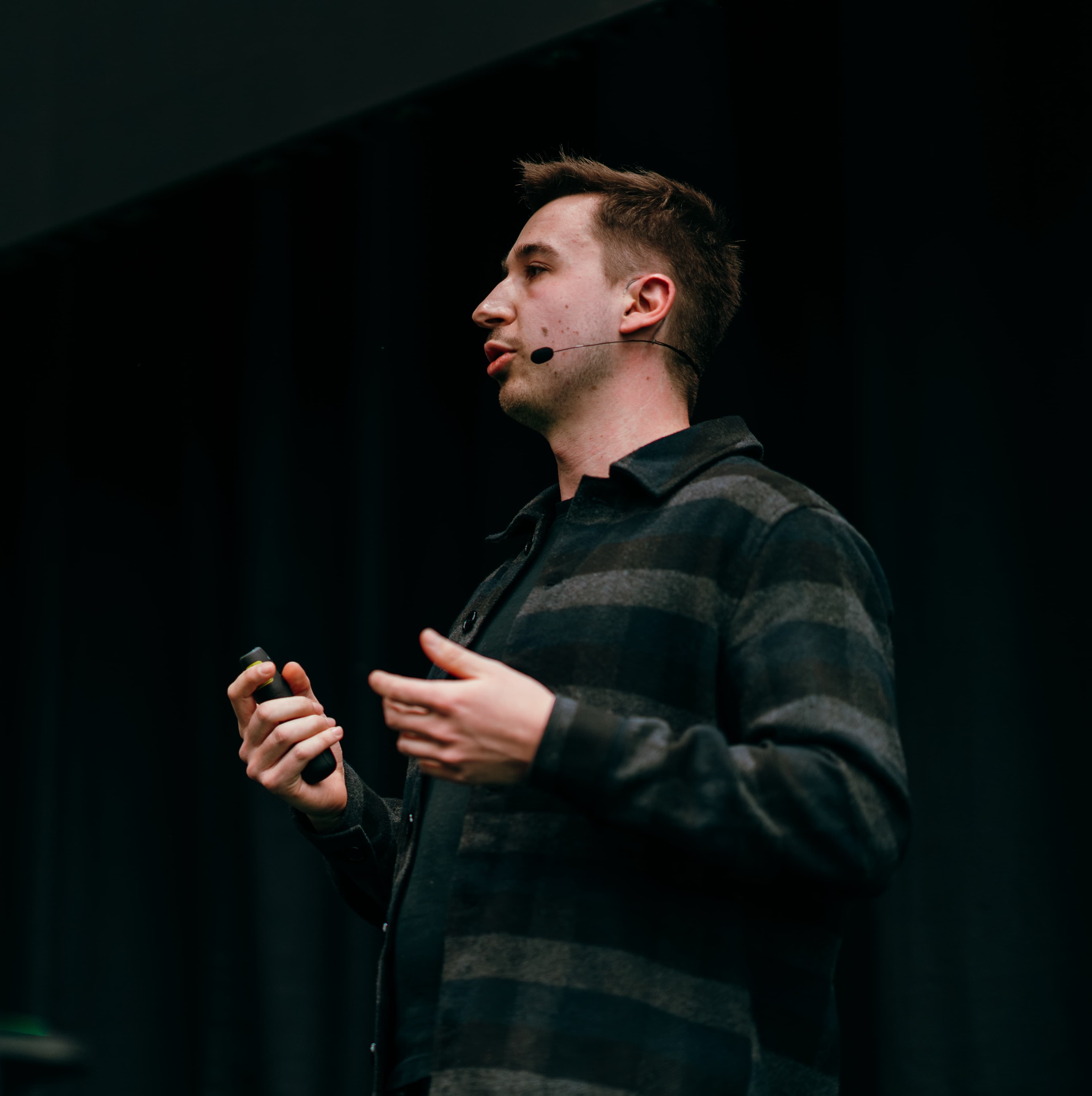 Jonas spricht auf DEVWORLD in Amsterdam